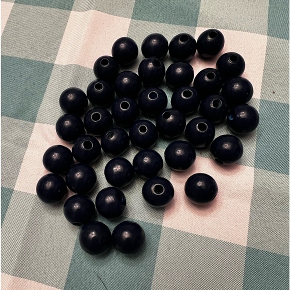 Craft supplies- wooden beads 4 colors - Picture 4 of 6